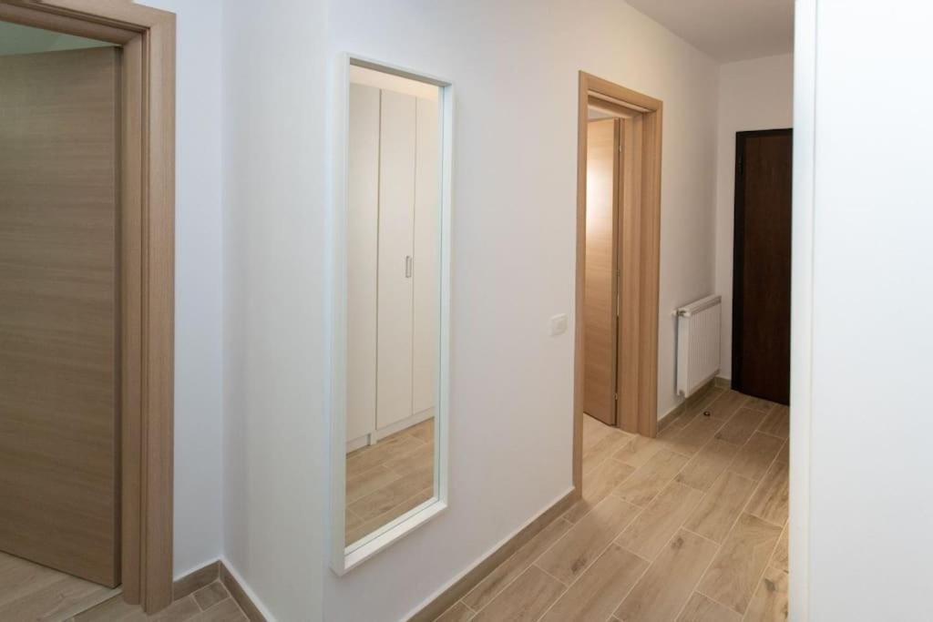 Amazing Apartament With Garden Bucharest Airport Self Check-In!! Otopeni Dış mekan fotoğraf